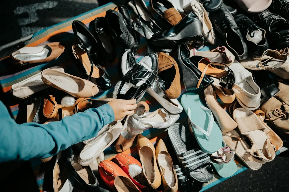 城市清晨专题片单配图，对应都市生活题材的早间场景